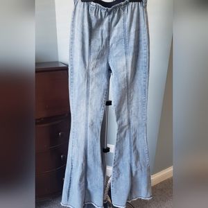 Pull on, bell bottom jeans, elastic waist sz S (3-5)